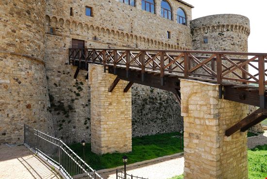 Civitacampomarano Il Castello di Civitacampomarano Cenz07 / Shutterstock.com 