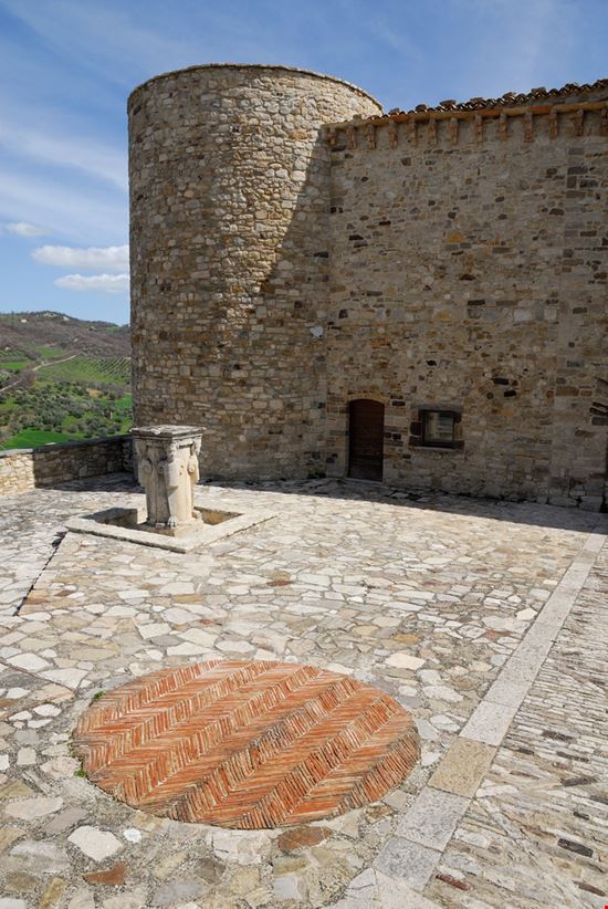 Civitacampomarano Il Castello di Civitacampomarano Cenz07 / Shutterstock.com 