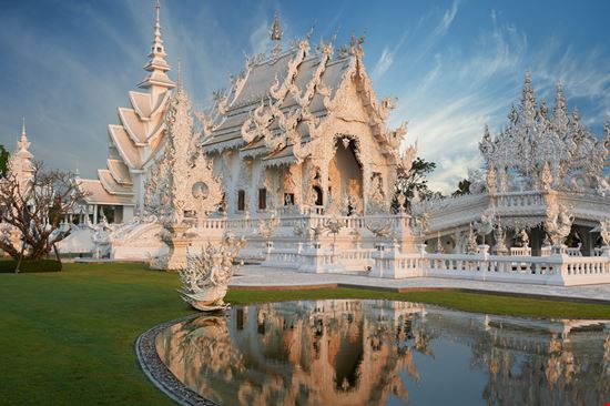Chiang Rai Il Tempio Bianco ARZTSAMUI - Shutterstock.com 