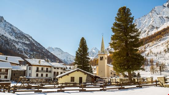 Rhemes Notre Dame Il piccolo gioiello della Valle d'Aosta Antonio Petrone - Shutterstock.com 