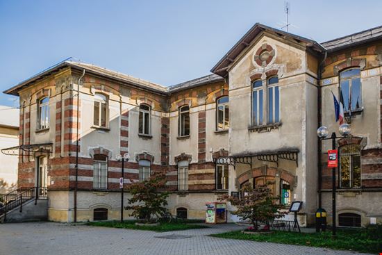 Villaggio Leumann Villaggio Leumann Olena Kosynska / Shutterstock.com 