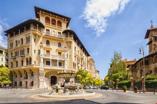 Quartiere Coppedè Quartiere Coppedè Phant - Shutterstock.com 