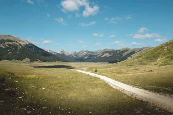 Abruzzo Piani di Pezza stock.adobe.com 
