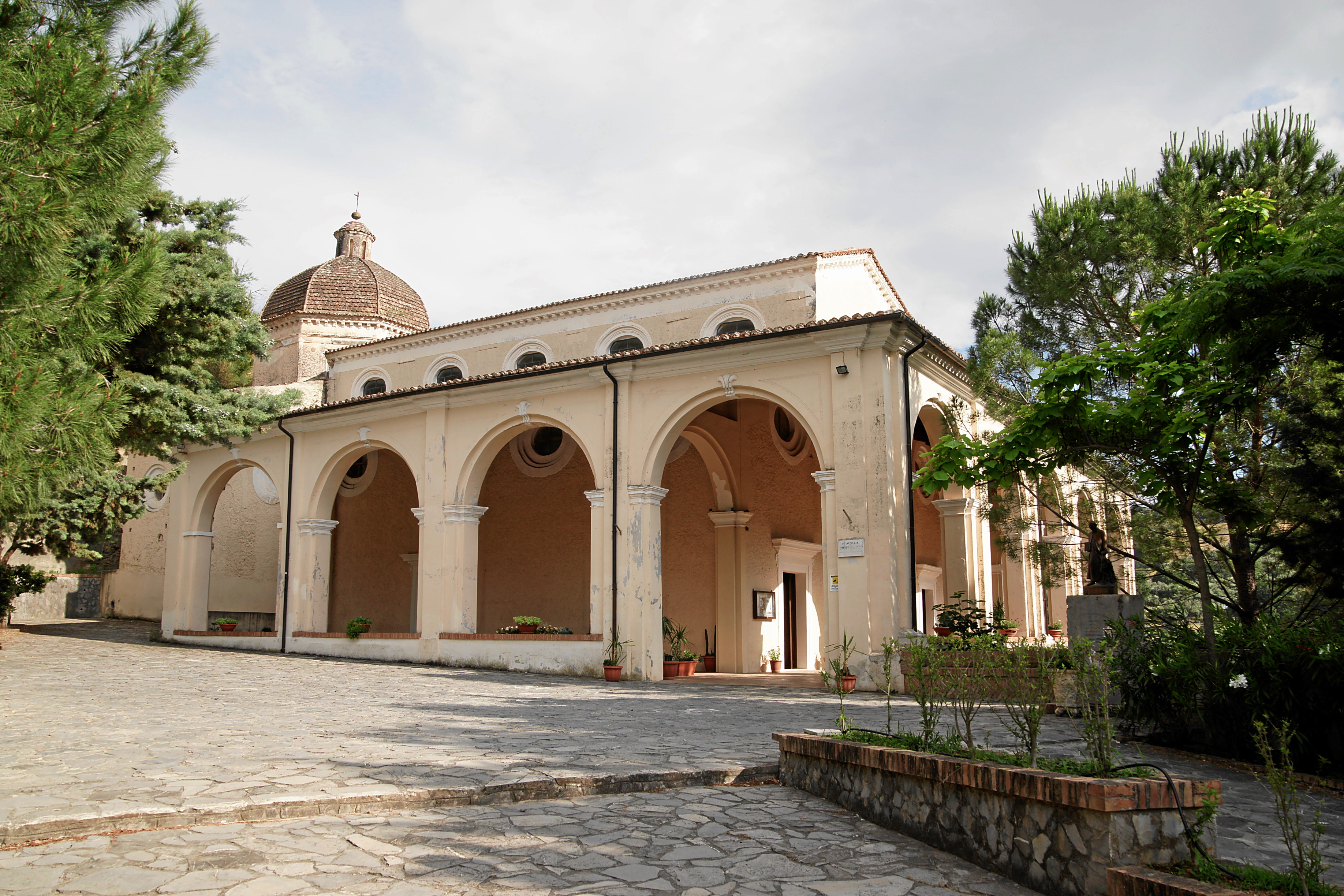 Abbazia di Santa Maria della Catena