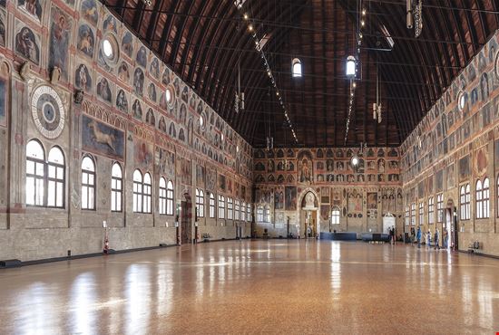 Padova Palazzo della Ragione stock.adobe.com 