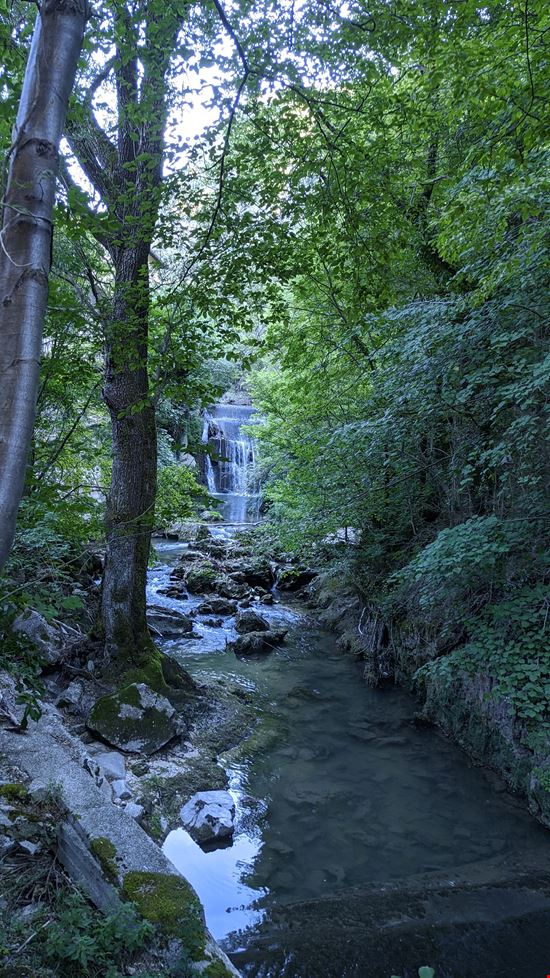 Sentiero Li Vurgacci Il sentiero da fare nel verde delle Marche stock.adobe.com 