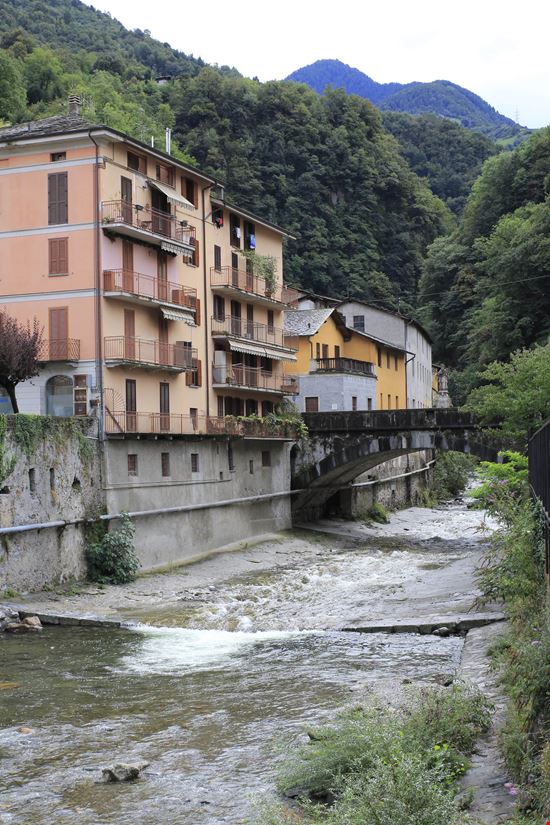 Morbegno Il piccolo borgo della Valtellina
 stock.adobe.com 