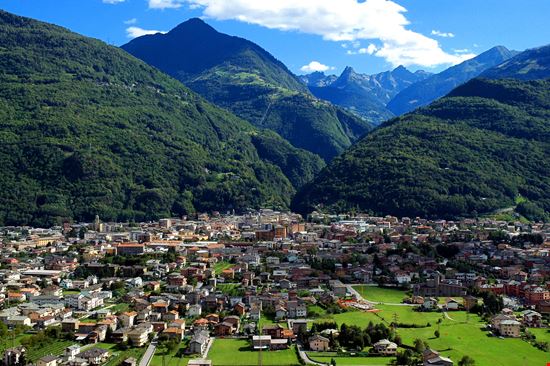Morbegno Il piccolo borgo della Valtellina
 stock.adobe.com 