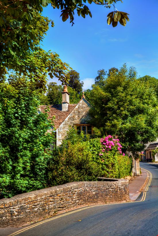 Castle Combe Castle Combe RolfSt - Istockphoto.com 