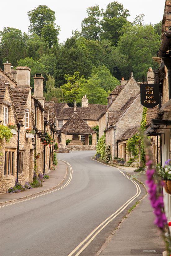 Castle Combe Castle Combe Agitate - Istockphoto.com 