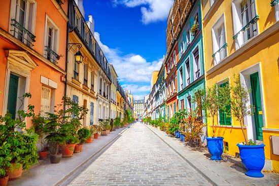 Parigi Rue Crémieux stock.adobe.com 