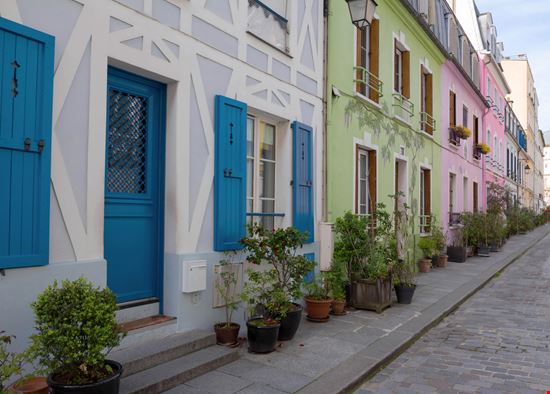 Parigi Rue Crémieux stock.adobe.com 