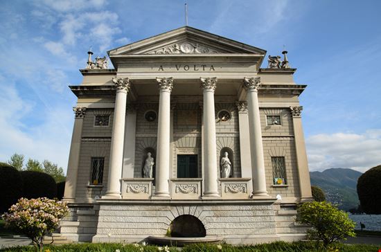 Como Tempio Voltiano stock.adobe.com 