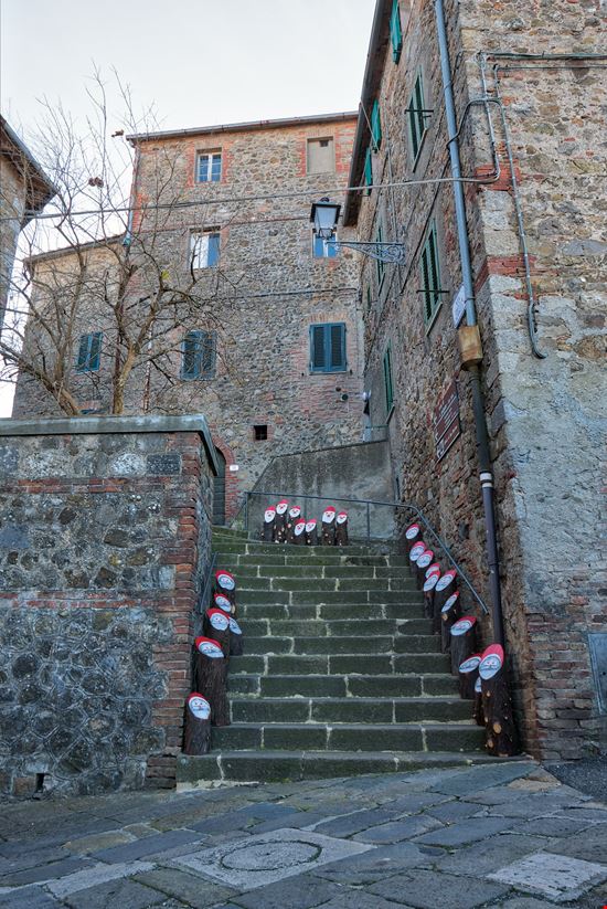 Chiusdino Il borgo di Chiusdino stock.adobe.com 