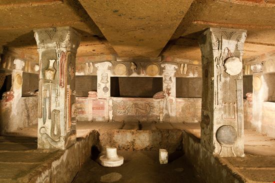 Necropoli Necropoli MicheleAlfieri - Istockphoto.com 