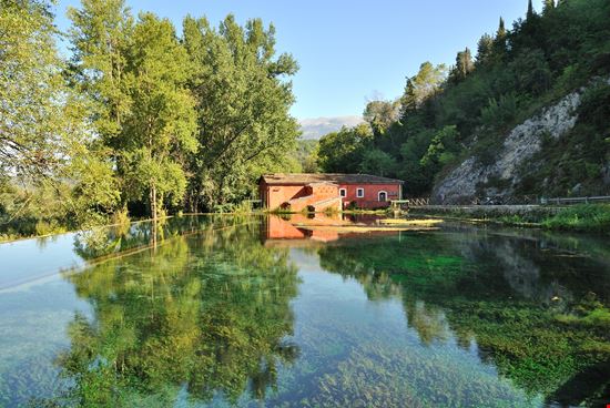 Posta Fibreno Il lago della Posta stock.adobe.com 
