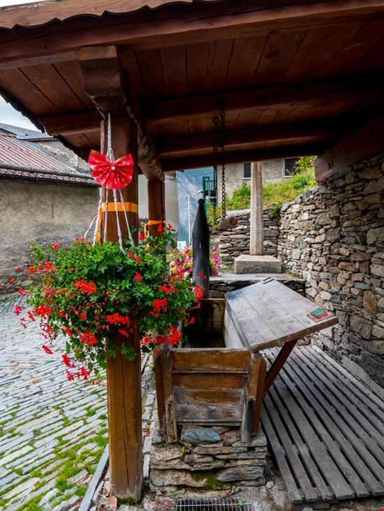 Usseaux Borgo Medievale Edgar Machado - Shutterstock.com 
