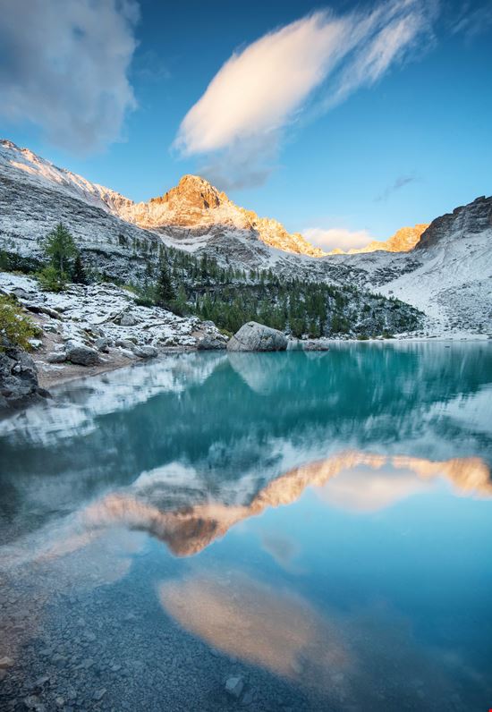 Lago di Sorapis l’angolo di paradiso che non ti aspetti tra le Dolomiti stock.adobe.com 