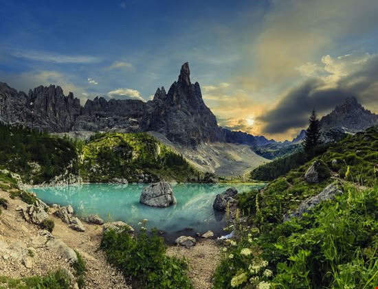 Lago di Sorapis l’angolo di paradiso che non ti aspetti tra le Dolomiti stock.adobe.com 