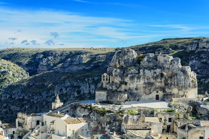 Una meraviglia scavata nelle rocce più belle d'Italia: ecco perché questa chiesa del Sud Italia non è come tutte le altre