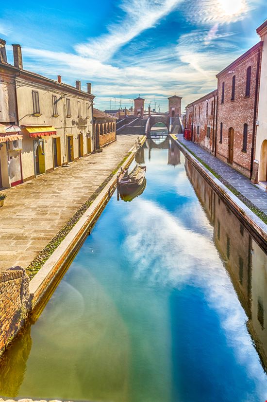 Comacchio Comacchio Shutterstock.com 