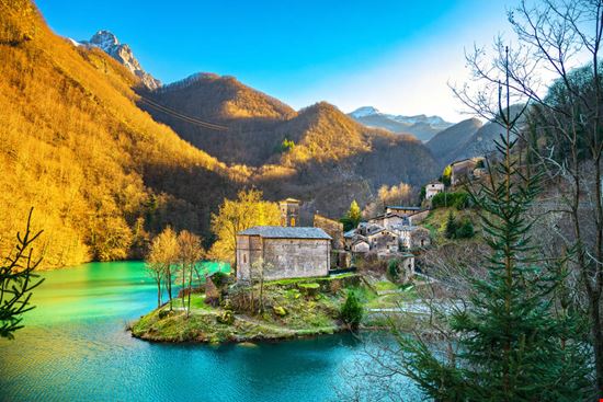 Garfagnana Garfagnana StevanZZ - Shutterstock.com StevanZZ