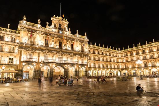 Plaza Mayor Plaza Mayor S-F - Shutterstock.com 