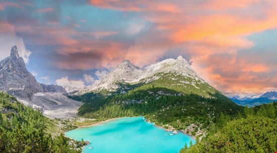 Gruppo del Sorapiss Gruppo del Sorapiss pisaphotography - Shutterstock.com 