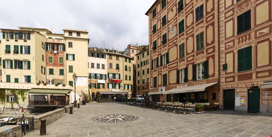 Camogli Il lungomare di Camogli Mor65_Mauro Piccardi / Shutterstock.com 