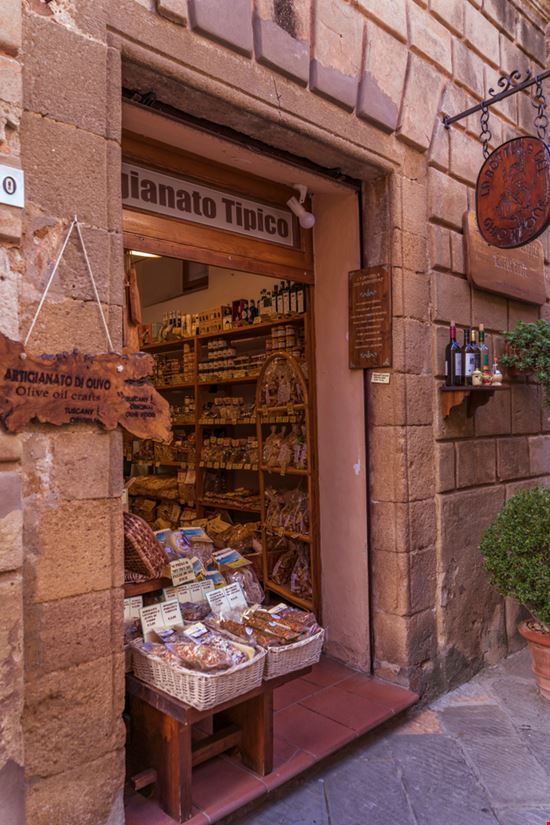 Botteghe di Pienza Shopping nel borgo Svetla Momchilova / Shutterstock.com 