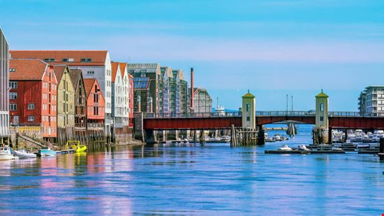 Trondheim fiume Trondheim Shutterstock.com 