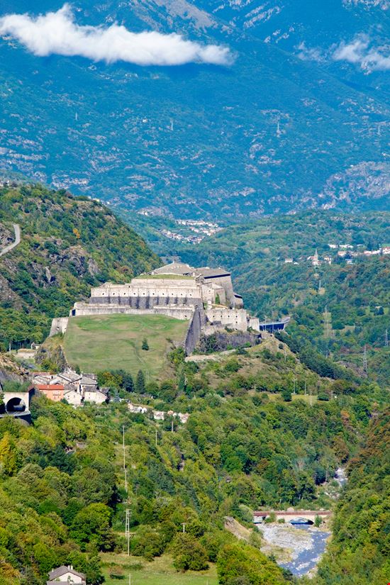 Forte di Exilles Forte di Exilles argalis - Istockphoto.com 
