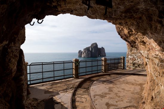 Porto Flavia L'antica miniera sul mare della Sardegna Shutterstock.com 