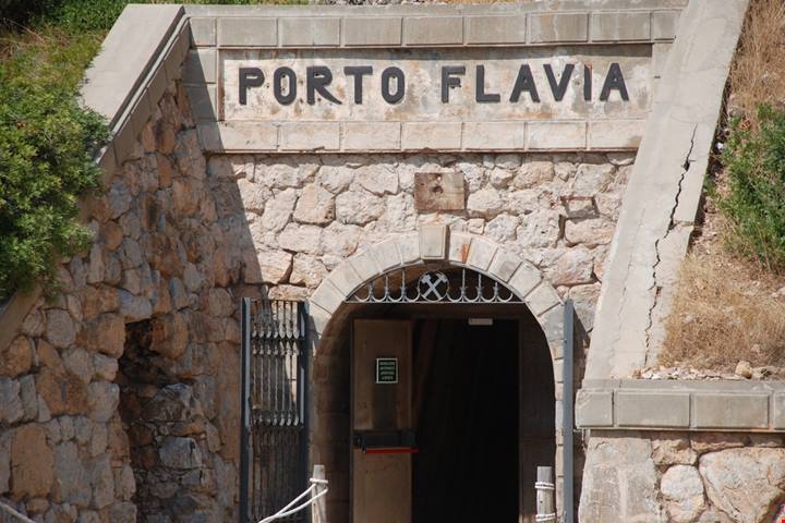 Sono in pochi a saperlo, ma l'antica miniera sul mare è uno dei luoghi più sorprendenti della Sardegna