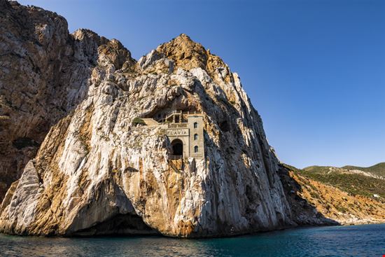 Porto Flavia L'antica miniera sul mare della Sardegna Istock.com 