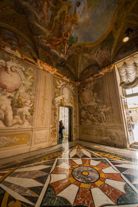 Genova I Rolli gab90 - Shutterstock.com 