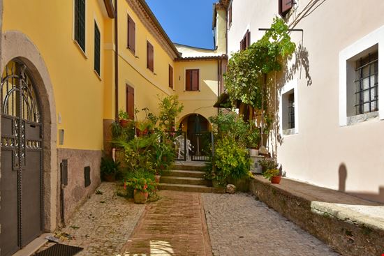 Castro dei Volsci Il borgo di Castro dei Volsci stock.adobe.com 