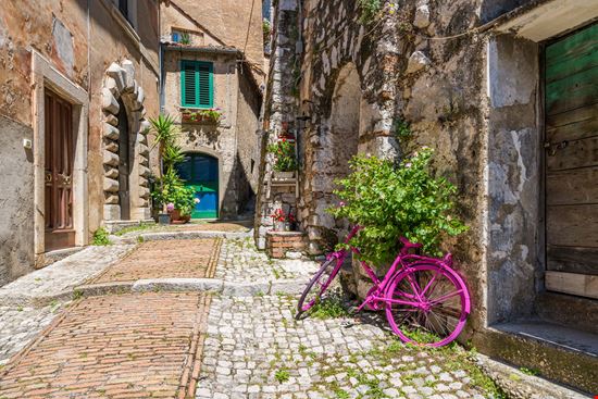 Castro dei Volsci Il borgo di Castro dei Volsci stock.adobe.com 
