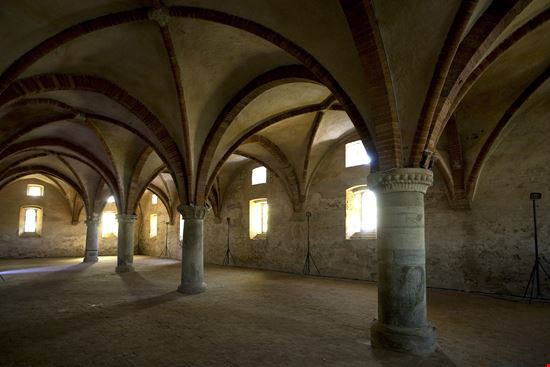 Revello Abbazia di Staffarda stock.adobe.com 