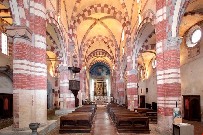 Abbazia di Staffarda - Abbazia di Staffarda - stock.adobe.com
