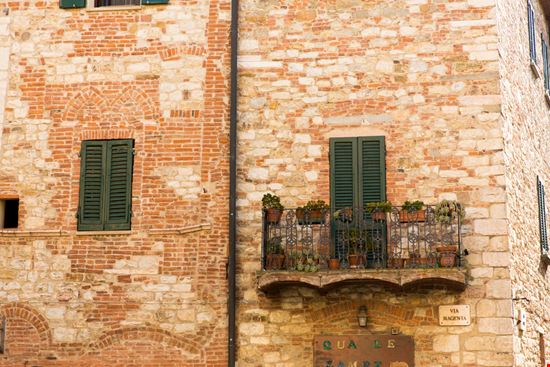 Suvereto Suvereto LauraVl - Shutterstock.com 