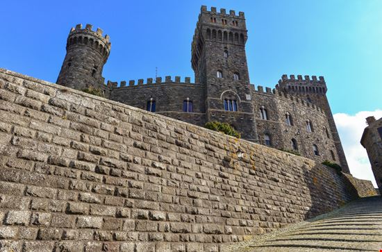 Castello Castello ValerioMei / Shutterstock.com 