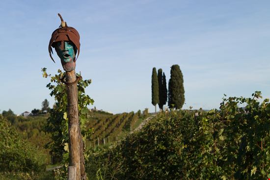 Art Park La Court Il museo a cielo aperto tra i vigneti del Piemonte michelechiarlo.it 