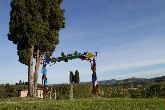 Art Park La Court Il museo a cielo aperto tra i vigneti del Piemonte michelechiarlo.it 