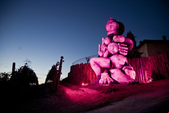 Art Park La Court Il museo a cielo aperto tra i vigneti del Piemonte michelechiarlo.it 