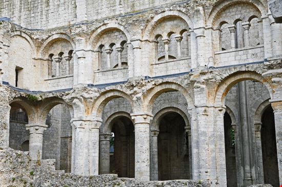 Abbazia di Jumieges L'abbazia in rovina della Francia stock.adobe.com 