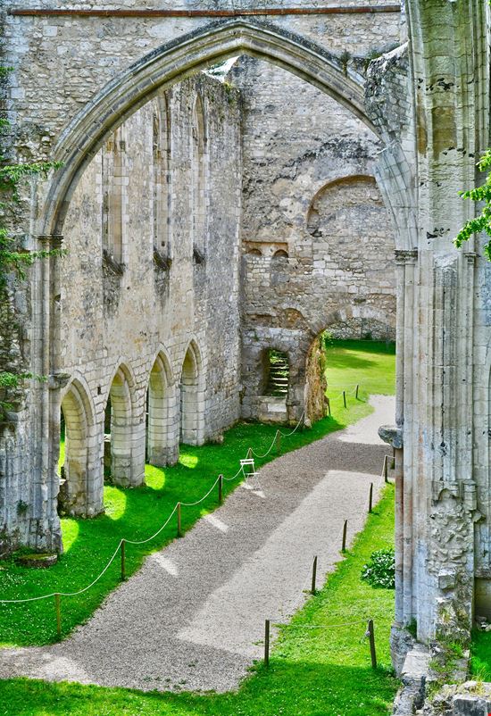 Abbazia di Jumieges L'abbazia in rovina della Francia stock.adobe.com 