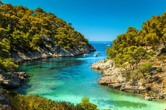 Calanques Calanques Gaspar Janos - Shutterstock.com 