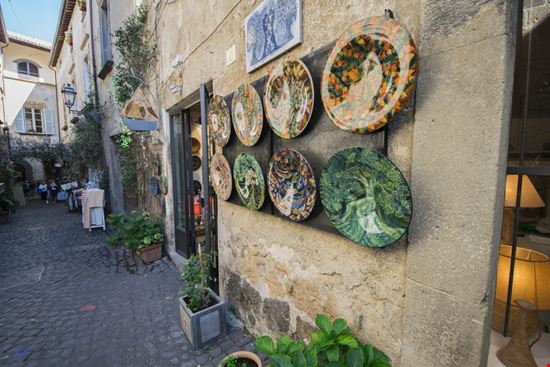 Orvieto Orvieto leonardo conti / Shutterstock.com 