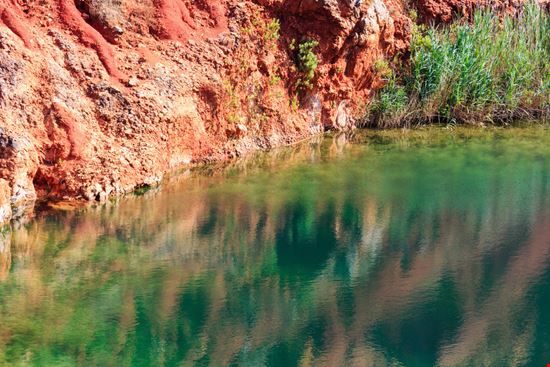 Laghetto di Bauxite Laghetto di Bauxite Landscape Nature Photo - Shutterstock.com 